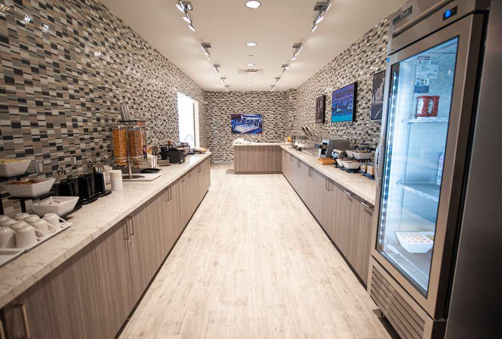 Best Western Premier Winnipeg East Ресторант снимка